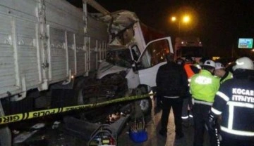 Kamyonet lastiği patlayan kamyona çarptı: 1 ölü