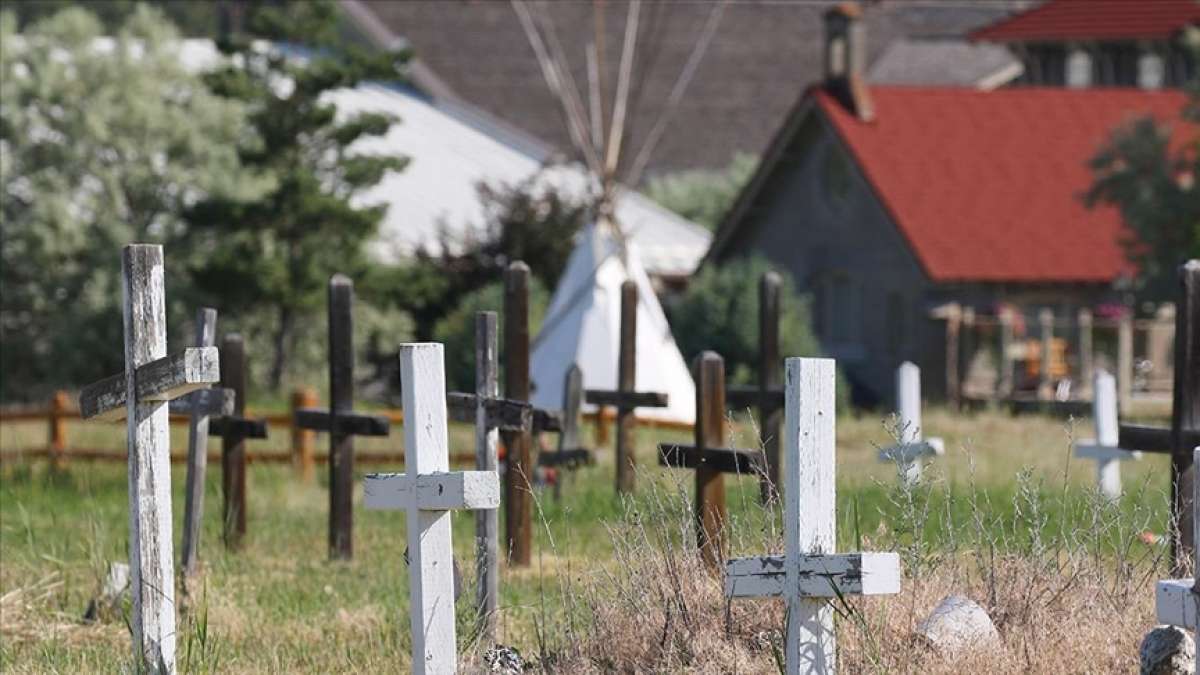 Kanada'da bir yatılı kilise okulundaki bazı çocuk cesetlerinin yakıldığı iddia edildi