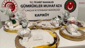 Kapıköy Gümrük Kapısı'nda duvar saatlerinin içinde 3,5 kilogram uyuşturucu ele geçirildi
