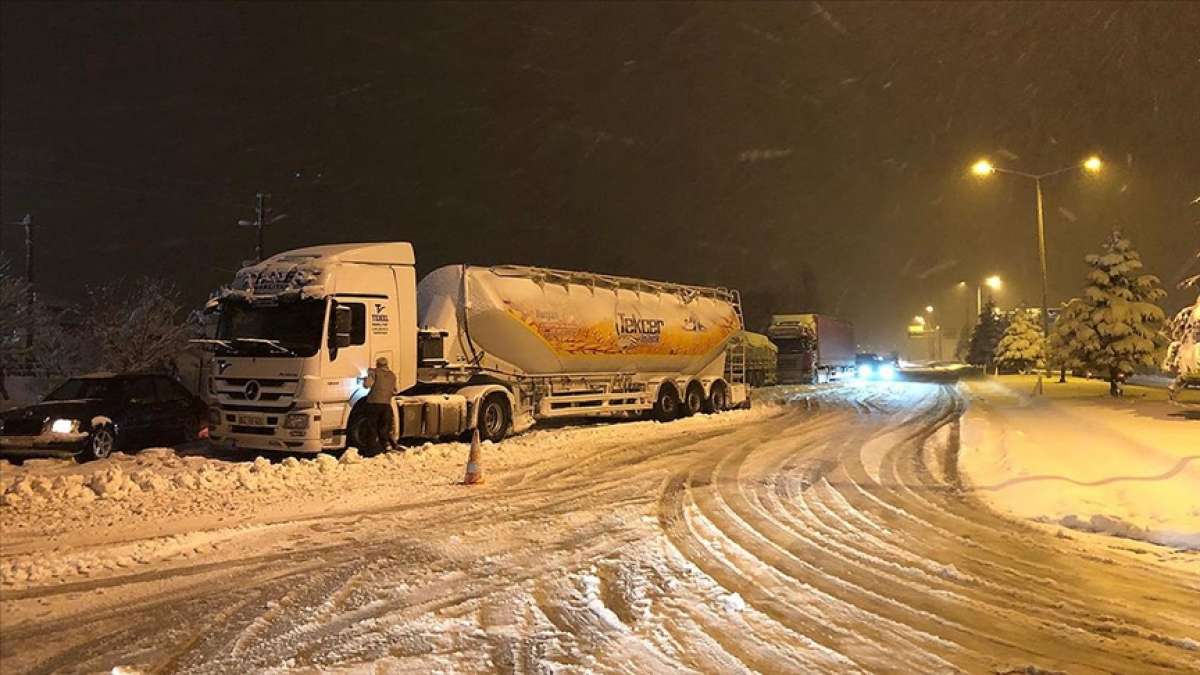 Kar nedeniyle kapanan Konya-Antalya kara yolu ulaşıma açıldı