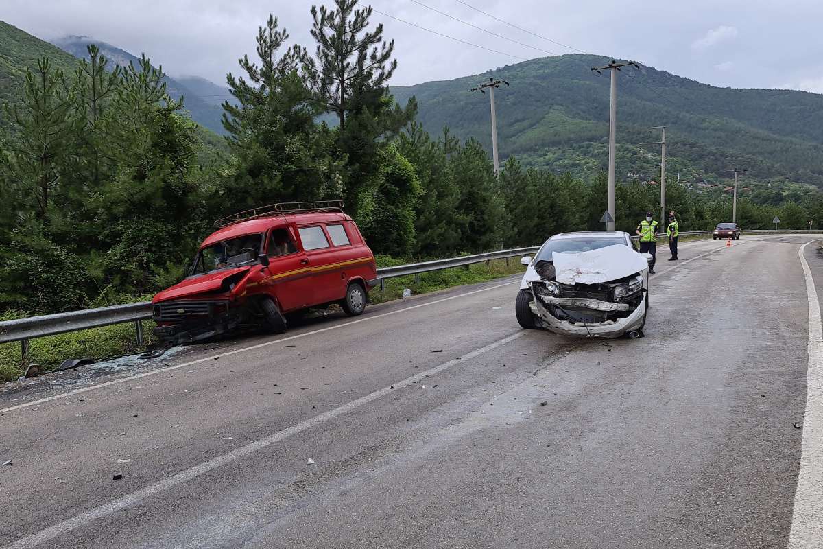 Karabük'te 4 ayrı trafik kazası: 2'si çocuk biri ağır 8 yaralı