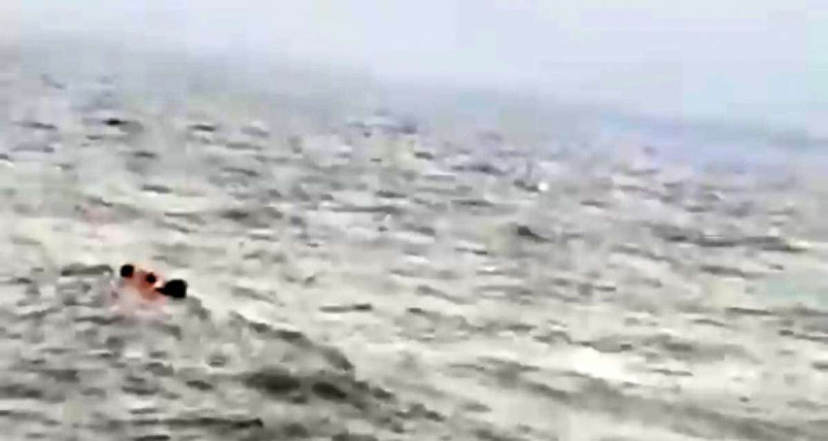 Karadeniz'de batan balıkçı teknesindeki 3 kişi son anda kurtarıldı