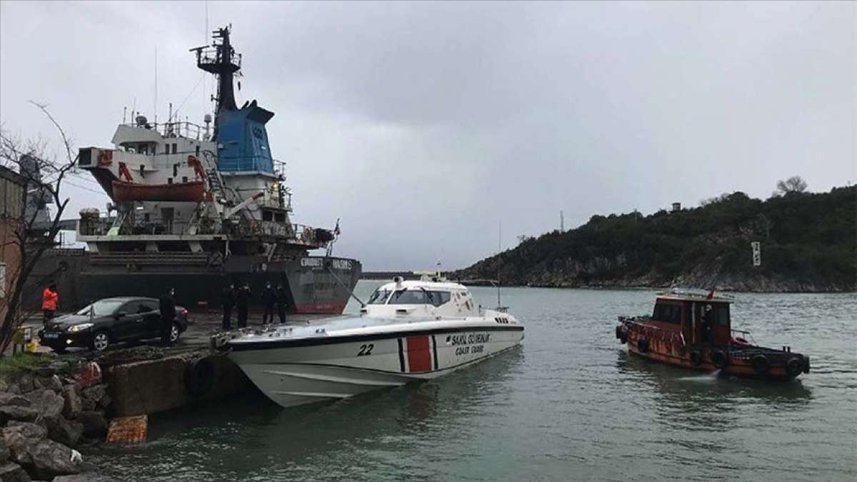 Karadeniz'de batan kuru yük gemisindeki 3 kişiyi arama çalışmaları sürüyor