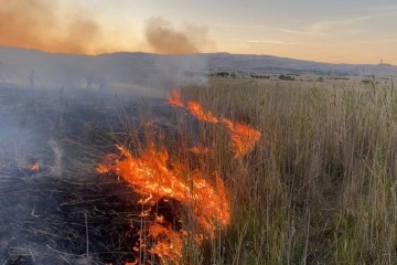 Karamık Gölü sazlık alan yangınını sülük toplayanların çıkardığı iddiası