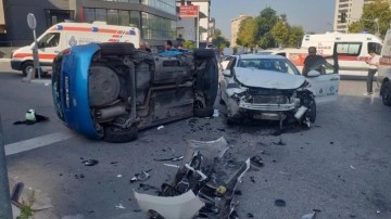 Kartal'da iki otomobil çarpıştı: 3 yaralı