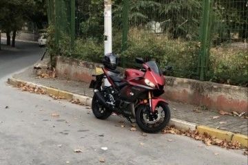 Kartal’da motosiklet hırsızlığı kamerada
