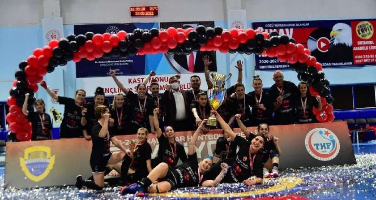 Kastamonu Belediyespor, şampiyonluk kupasını aldı