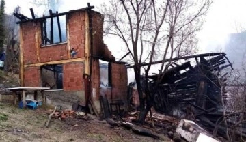 Kastamonu'da ahşap ev yandı, engelli çocuk öldü