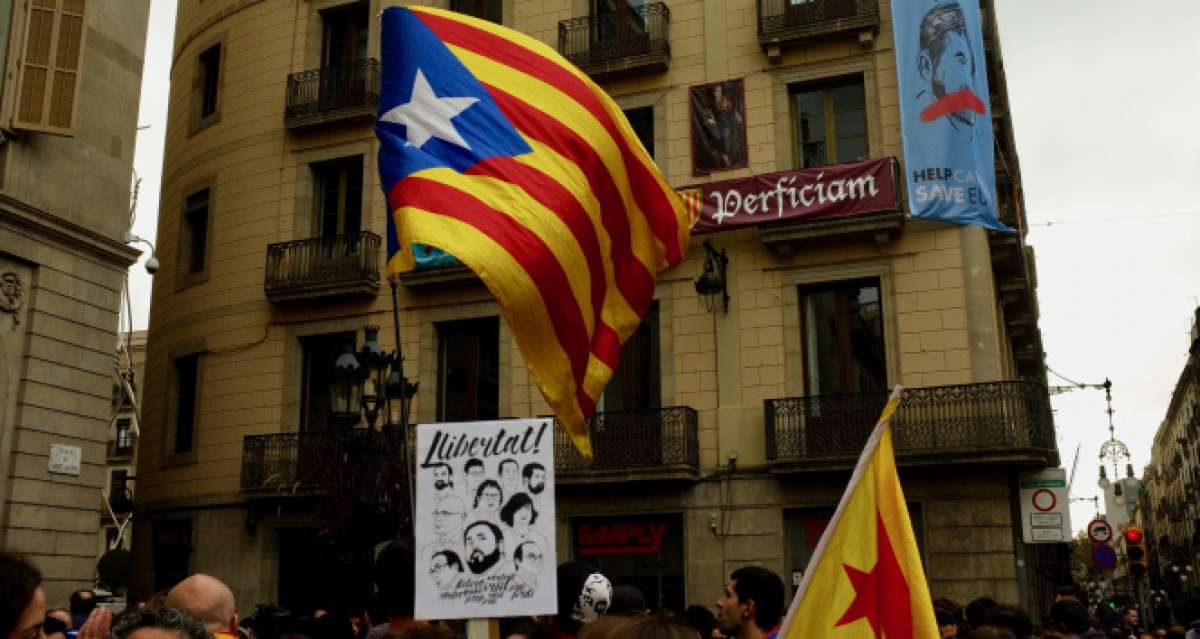 Katalonya'da yeni hükümet kuruldu