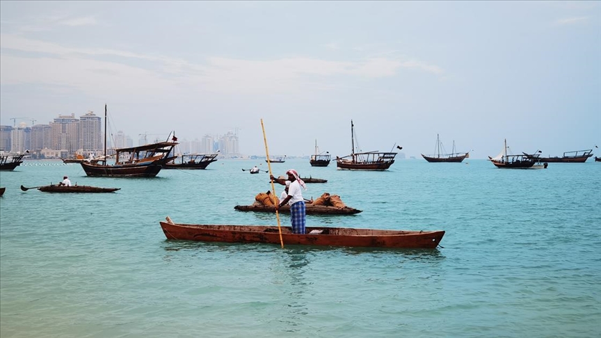Katar'da Geleneksel Ahşap Tekne Festivali, katılımcıları geçmiş zamanda yolculuğa çıkarıyor