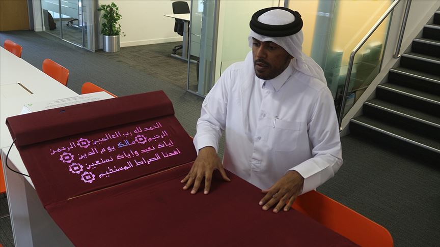 Katarlı bilgisayar mühendisi namaz kılmayı öğreten ’akıllı seccade’ tasarladı