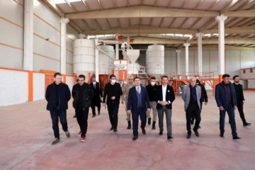 Kaymakam Tunç, İsmail Ebul-İz El Cezeri Organize Sanayi Bölgesinde fabrikaları gezdi