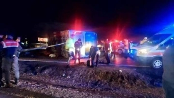 Kayseri'de devrilen yolcu otobüsündeki 3 kişi öldü, çok sayıda kişi yaralandı