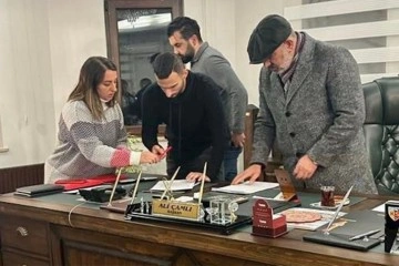 Kayserispor Başkanı Ali &Ccedil;amlı: 'Onur Bulut ile yapılan protokole imza atmadım'