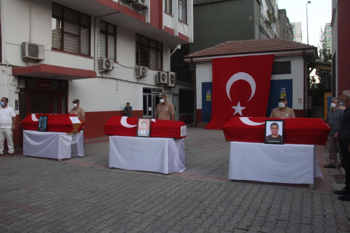 Kaza kırıma uğrayan uçakta ölen 3 Türk için tören düzenlendi