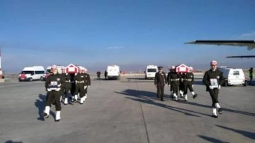 Kaza şehidi 2 asker, Ağrı'dan törenle uğurlandı