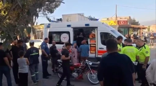 Kazada savrulan motosikletin sürücüsü yaşlı çiftin üzerine uçtu: 4 yaralı