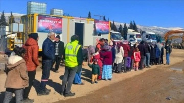 Keçiören Belediyesi Kahramanmaraş'ta 3 öğün yemek dağıtıyor