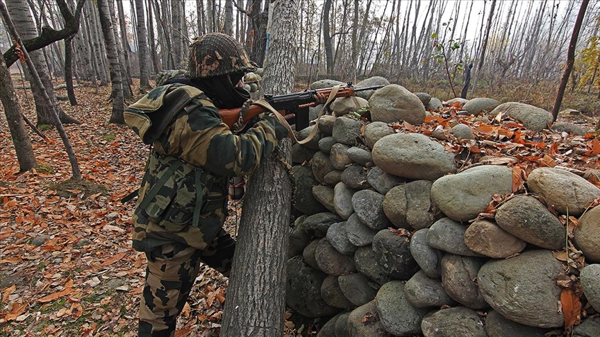 Keşmir Kontrol Hattı'nda Hindistan ile Pakistan arasında çatışma: 2 asker öldü