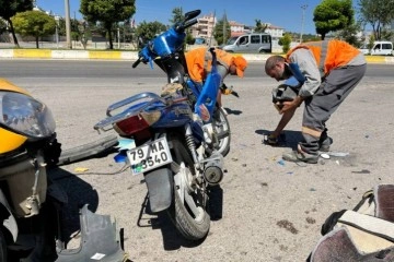 Kilis'te ticari taksi ile motosiklet çarpıştı:1 yaralı
