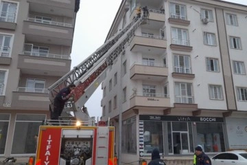 Kilis'te yangın: 5 kişi mahsur kaldı