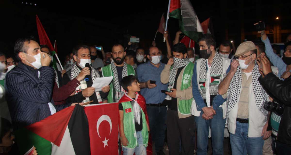 Kilis'te yaşayan Filistinliler İsrail'i protesto etti