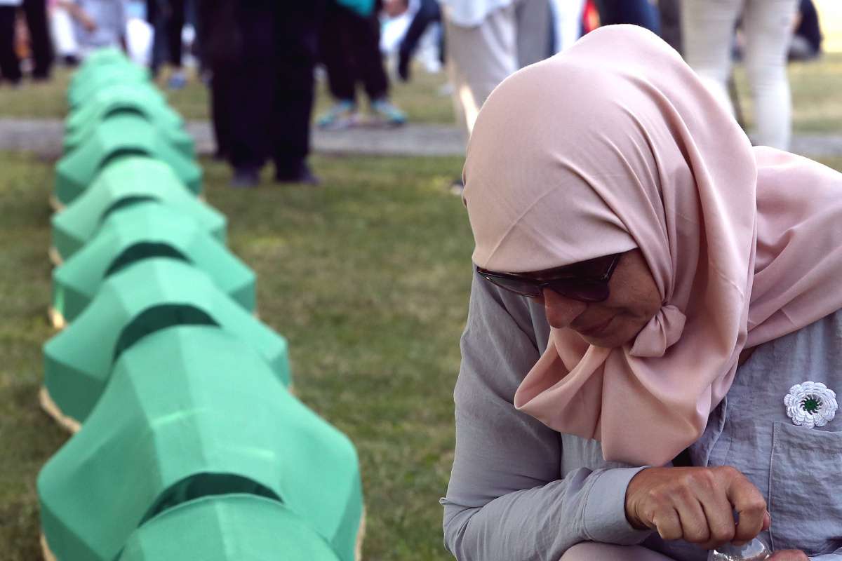 Kimliği tespit edilen 19 Srebrenitsa kurbanı bugün toprağa verilecek