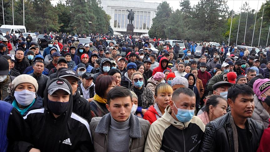 Kırgızistan’da anayasa değişikliği taslağı protesto edildi