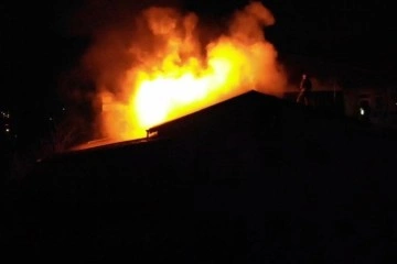 Kırıkkale'de korkutan yangın: Mahalleli sokağa döküldü
