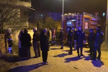 Kırıkkale'de yanan ev mahalleliyi sokağa döktü