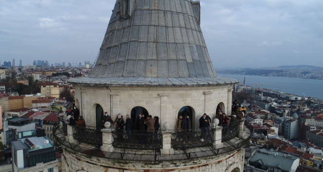 Kısıtlamada İstanbul'u Galata Kulesi'nden izlediler