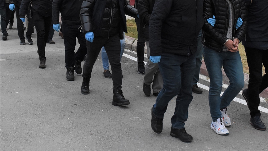 Kocaeli merkezli 13 ilde kamu kurumlarını zarara uğrattıkları iddiasıyla 23 kişi tutuklandı