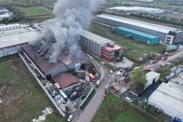 Kocaeli'ndeki fabrika yangını sürüyor