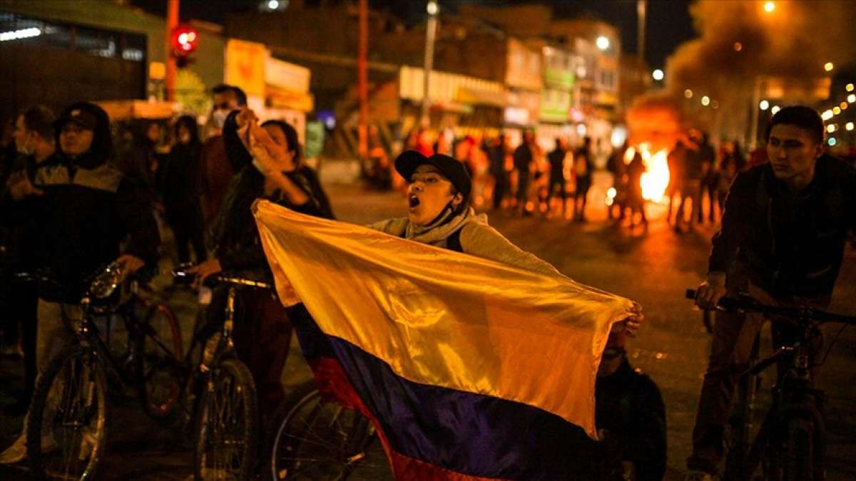 Kolombiya'da 1 ayını dolduran hükümet karşıtı protestolarda olaylar çıktı, 4 kişi yaşamını yiti