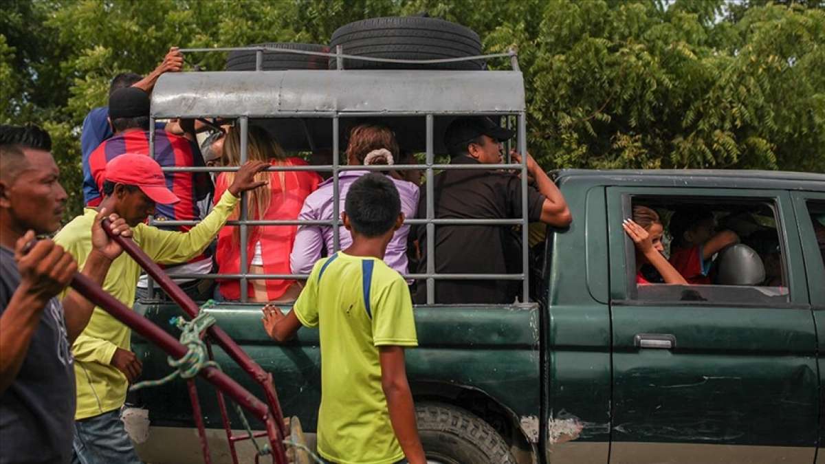 Kolombiya'dan ABD'ye gitmek isteyen 9 bin göçmen sınırların açılması için bekliyor