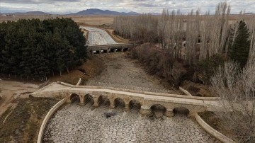 Konya &ccedil;ift&ccedil;isi kar ve sağanak yağışları bekliyor