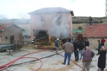 Konya’da besihanedeki samanlıkta korkutan yangın