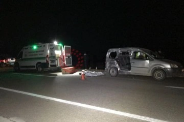 Konya'da hafif ticari araç kamyona çarptı: 1 ölü, 3 yaralı