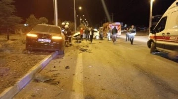 Konya&rsquo;da iki otomobil çarpıştı: 1 ölü, 2 yaralı