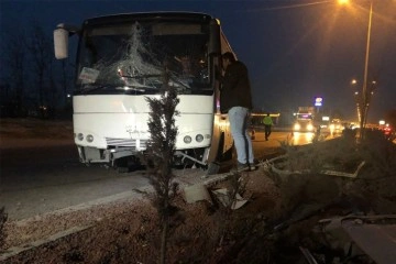 Konya&rsquo;da servis midib&uuml;sleri &ccedil;arpıştı: 6 yaralı