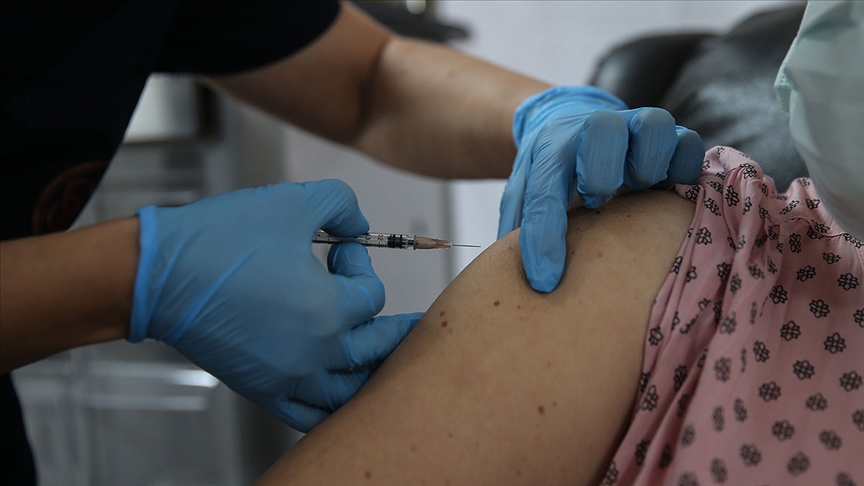 Kovid-19'u yenebilecek aşı çalışmalarında bir yıldan kısa sürede ilk sonuçlar alındı