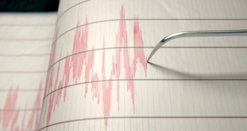 Kozan'da deprem