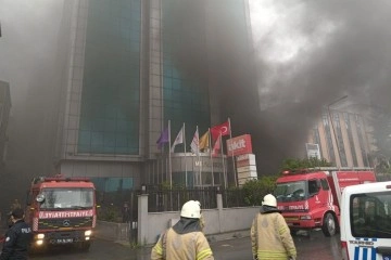 Küçükçekmece'de korkutan yangın