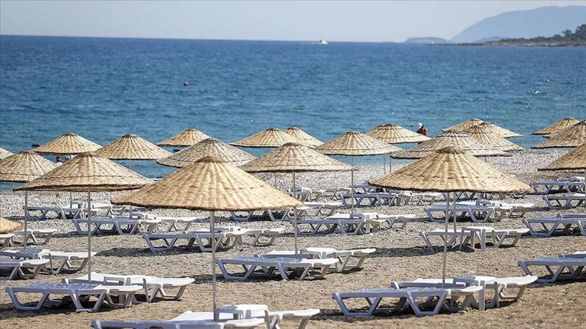 Kültür ve Turizm Bakanlığının Antalya'daki 4'üncü halk plajı açıldı