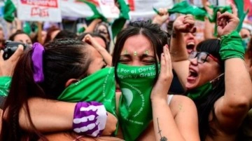Kürtajı savunan Yeşil Dalga hareketi Latin Amerika'da yasaları nasıl değiştiriyor?