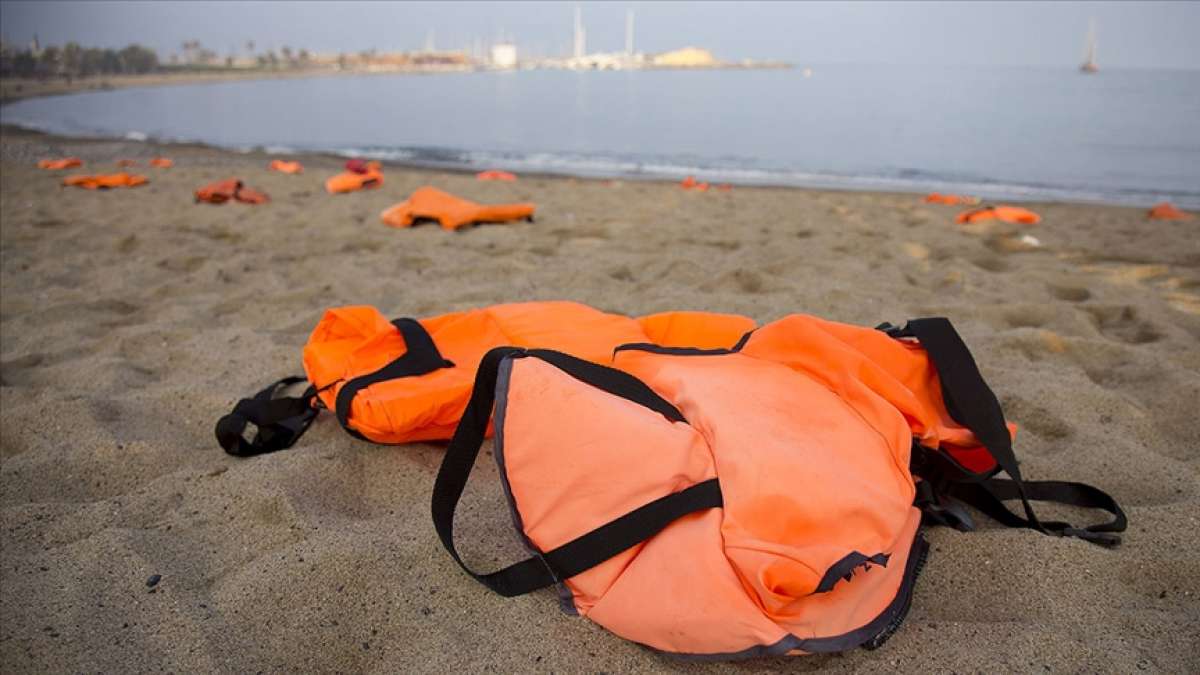 Kuzey Afrika'dan İspanya'ya gelmeye çalışan düzensiz göçmenlerden 17'si yaşamını yiti