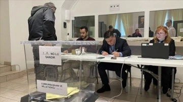 Litvanya'da Türkiye'deki Cumhurbaşkanı ve Milletvekili Seçimleri için oy verme işlemi başl