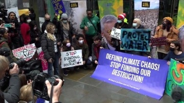 Londra'da çevreci gençler, BM İklim Zirvesi öncesi gösteri düzenledi