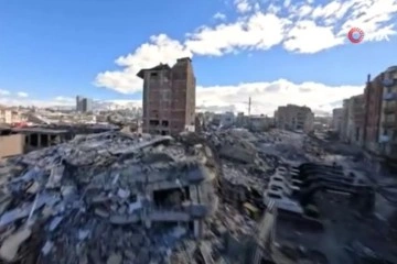 Malatya’da yıkılan yerler yarış dronu ile görüntülendi