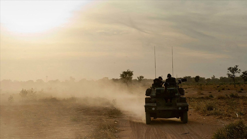 Mali'de 3 Fransız asker araçlarına düzenlenen bombalı saldırıda öldü